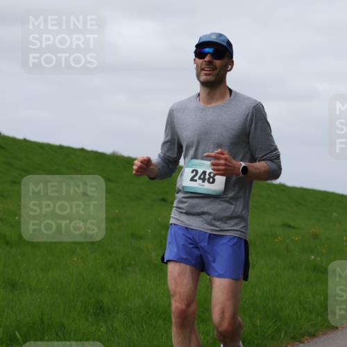 04.05.2025 - 8. Wedeler Halbmarathon Yannick Fuchs http://msf.ph/oto/7834275 04.05.2025 11:43:13 Laufen 248 meine-sportfotos.de