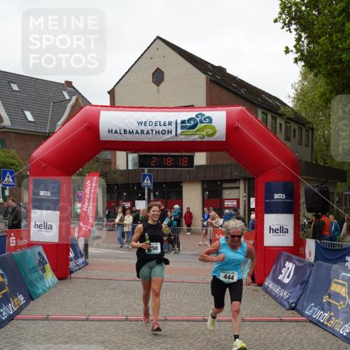 04.05.2025 - 8. Wedeler Halbmarathon Felixshl http://msf.ph/oto/7834356 04.05.2025 12:18:16 Ziel 250, 444 meine-sportfotos.de