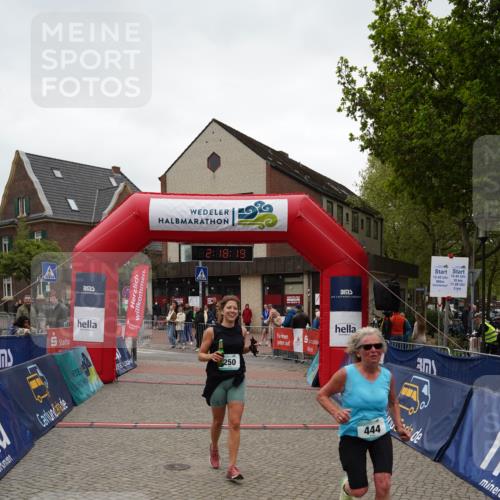 04.05.2025 - 8. Wedeler Halbmarathon Felixshl http://msf.ph/oto/7834367 04.05.2025 12:18:17 Ziel 250, 444 meine-sportfotos.de