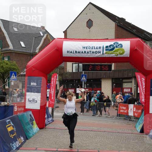 04.05.2025 - 8. Wedeler Halbmarathon Felixshl http://msf.ph/oto/7834442 04.05.2025 12:18:54 Ziel 377 meine-sportfotos.de