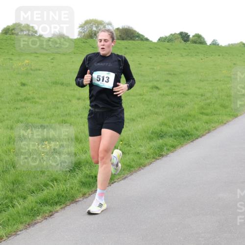 04.05.2025 - 8. Wedeler Halbmarathon Lena Gebhardt http://msf.ph/oto/7834466 04.05.2025 11:24:24 Laufen 513 meine-sportfotos.de