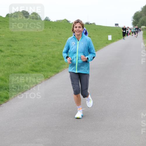 04.05.2025 - 8. Wedeler Halbmarathon Lena Gebhardt http://msf.ph/oto/7834469 04.05.2025 11:24:25 Laufen  meine-sportfotos.de