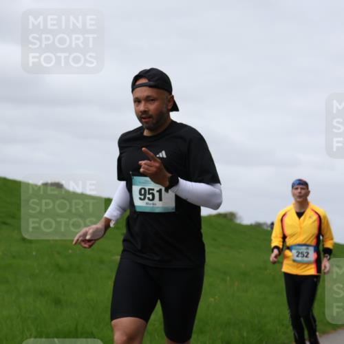04.05.2025 - 8. Wedeler Halbmarathon Yannick Fuchs http://msf.ph/oto/7834511 04.05.2025 11:43:29 Laufen 951, 252 meine-sportfotos.de