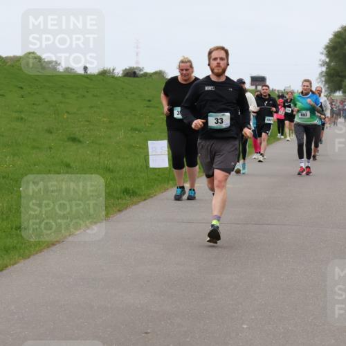 04.05.2025 - 8. Wedeler Halbmarathon Lena Gebhardt http://msf.ph/oto/7834513 04.05.2025 11:24:34 Laufen 88, 3, 892, 33, 1029 meine-sportfotos.de