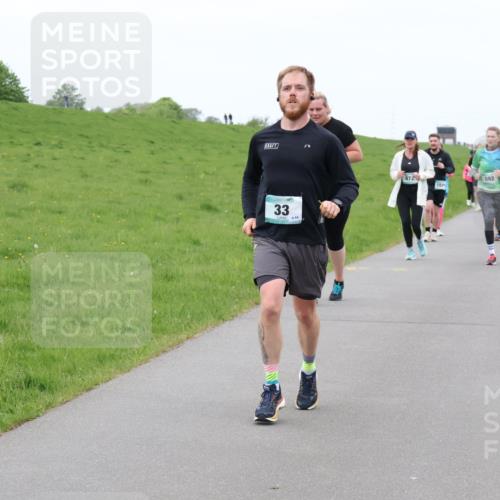 04.05.2025 - 8. Wedeler Halbmarathon Lena Gebhardt http://msf.ph/oto/7834517 04.05.2025 11:24:35 Laufen 33, 64, 4724, 102, 892 meine-sportfotos.de