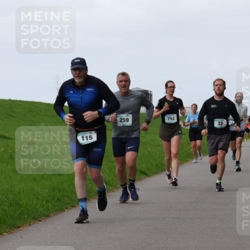 04.05.2025 - 8. Wedeler Halbmarathon Yannick Fuchs http://msf.ph/oto/7834519 04.05.2025 11:22:41 Laufen 115, 259, 793, 33, 12 meine-sportfotos.de