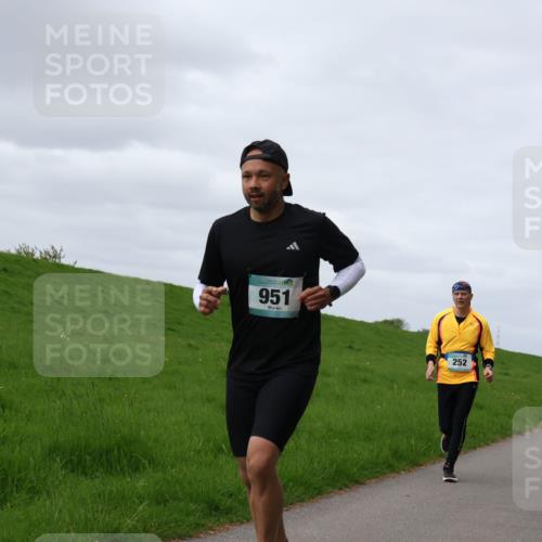 04.05.2025 - 8. Wedeler Halbmarathon Yannick Fuchs http://msf.ph/oto/7834521 04.05.2025 11:43:29 Laufen 951, 252 meine-sportfotos.de
