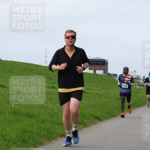 04.05.2025 - 8. Wedeler Halbmarathon Yannick Fuchs http://msf.ph/oto/7834593 04.05.2025 11:43:33 Laufen  meine-sportfotos.de