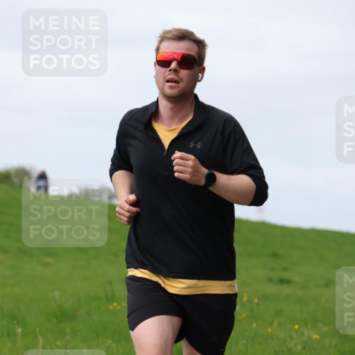 04.05.2025 - 8. Wedeler Halbmarathon Yannick Fuchs http://msf.ph/oto/7834622 04.05.2025 11:43:35 Laufen  meine-sportfotos.de