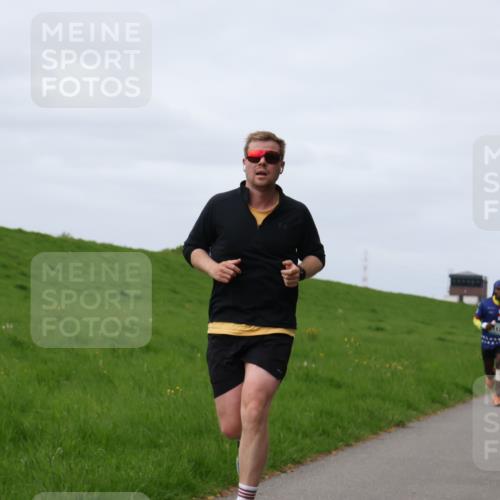 04.05.2025 - 8. Wedeler Halbmarathon Yannick Fuchs http://msf.ph/oto/7834643 04.05.2025 11:43:36 Laufen 1129 meine-sportfotos.de