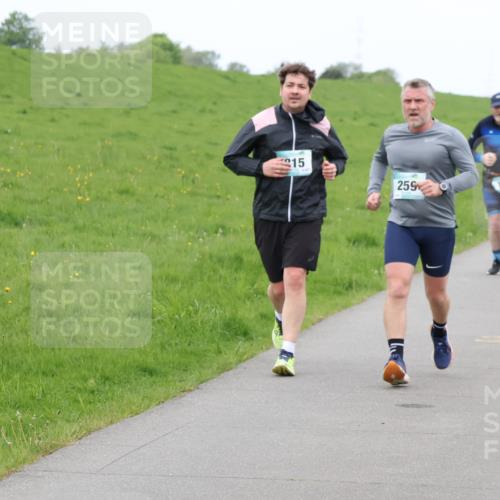 04.05.2025 - 8. Wedeler Halbmarathon Lena Gebhardt http://msf.ph/oto/7834689 04.05.2025 11:24:56 Laufen 215, 259, 115 meine-sportfotos.de