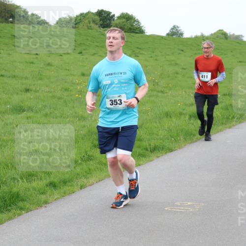 04.05.2025 - 8. Wedeler Halbmarathon Lena Gebhardt http://msf.ph/oto/7834756 04.05.2025 11:25:07 Laufen 21, 411, 745, 353 meine-sportfotos.de