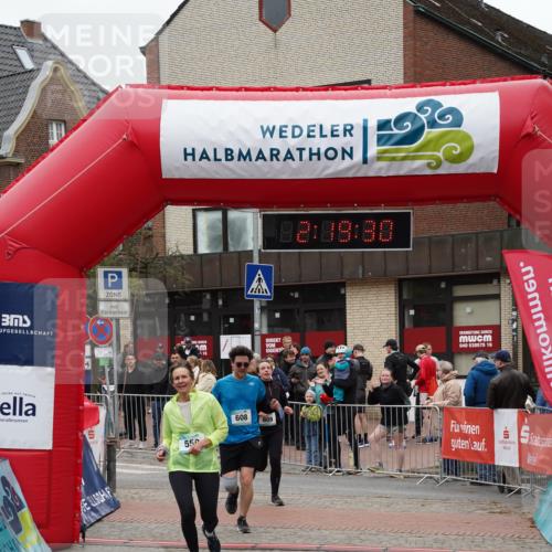 04.05.2025 - 8. Wedeler Halbmarathon Felixshl http://msf.ph/oto/7834784 04.05.2025 12:19:28 Ziel 550, 608, 609 meine-sportfotos.de
