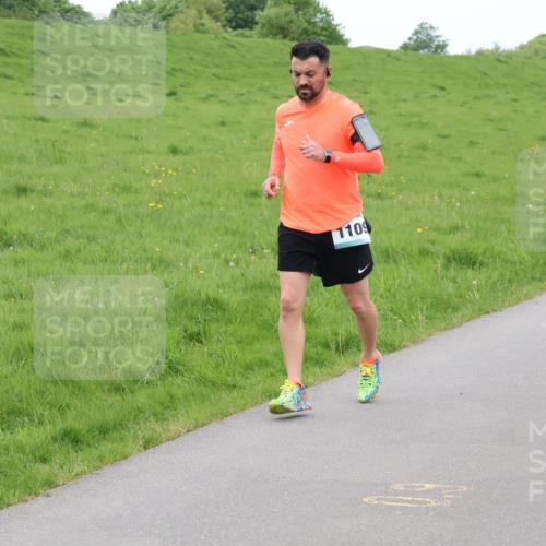 04.05.2025 - 8. Wedeler Halbmarathon Lena Gebhardt http://msf.ph/oto/7834840 04.05.2025 11:25:27 Laufen 1109 meine-sportfotos.de