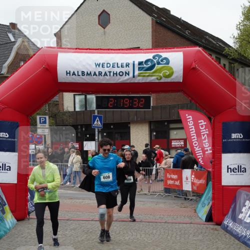 04.05.2025 - 8. Wedeler Halbmarathon Felixshl http://msf.ph/oto/7834845 04.05.2025 12:19:30 Ziel 550, 608, 609 meine-sportfotos.de