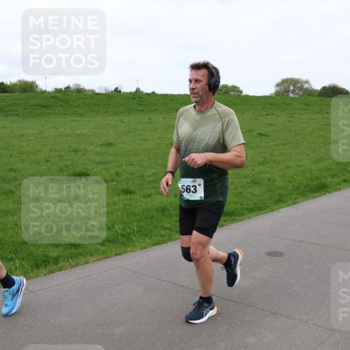 04.05.2025 - 8. Wedeler Halbmarathon Lena Gebhardt http://msf.ph/oto/7834856 04.05.2025 11:25:35 Laufen 563 meine-sportfotos.de
