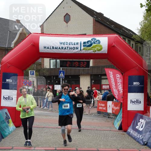 04.05.2025 - 8. Wedeler Halbmarathon Felixshl http://msf.ph/oto/7834867 04.05.2025 12:19:30 Ziel 550, 608, 609 meine-sportfotos.de