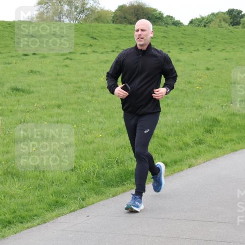04.05.2025 - 8. Wedeler Halbmarathon Lena Gebhardt http://msf.ph/oto/7834881 04.05.2025 11:25:42 Laufen  meine-sportfotos.de