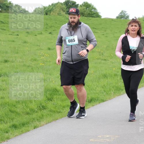 04.05.2025 - 8. Wedeler Halbmarathon Lena Gebhardt http://msf.ph/oto/7834906 04.05.2025 11:25:45 Laufen 665 meine-sportfotos.de