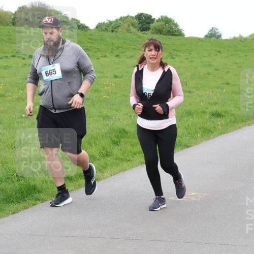 04.05.2025 - 8. Wedeler Halbmarathon Lena Gebhardt http://msf.ph/oto/7834919 04.05.2025 11:25:46 Laufen 665 meine-sportfotos.de