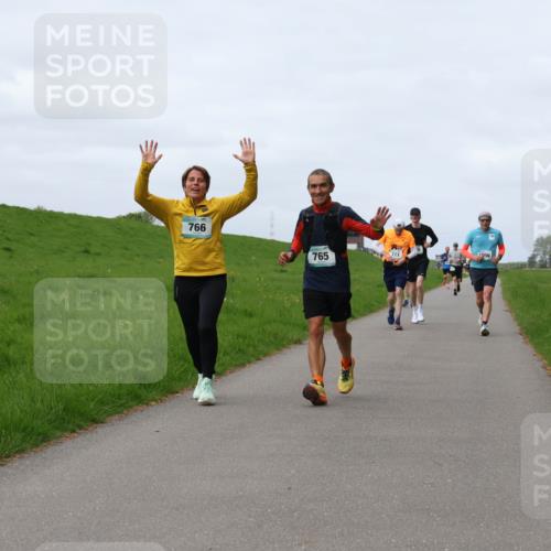 04.05.2025 - 8. Wedeler Halbmarathon Yannick Fuchs http://msf.ph/oto/7834939 04.05.2025 11:43:56 Laufen 766, 765 meine-sportfotos.de