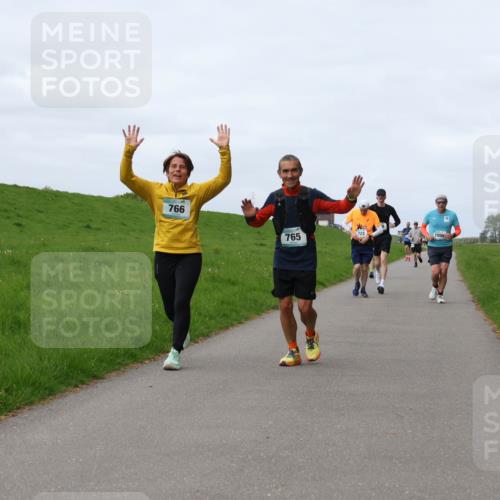 04.05.2025 - 8. Wedeler Halbmarathon Yannick Fuchs http://msf.ph/oto/7834944 04.05.2025 11:43:56 Laufen 766, 765 meine-sportfotos.de