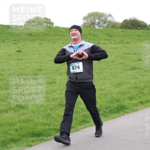 04.05.2025 - 8. Wedeler Halbmarathon Lena Gebhardt http://msf.ph/oto/7834953 04.05.2025 11:26:04 Laufen 874 meine-sportfotos.de