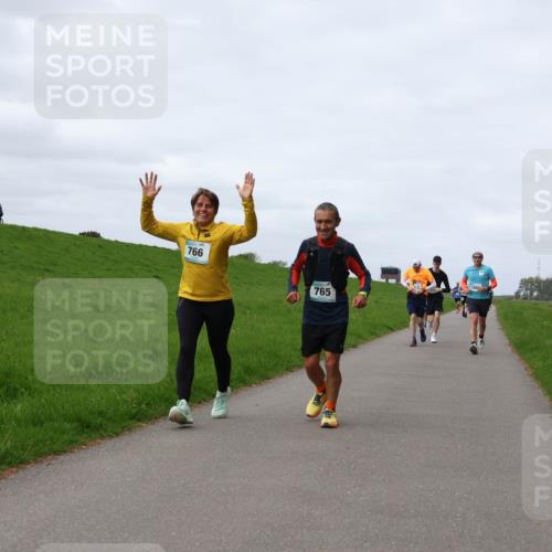 04.05.2025 - 8. Wedeler Halbmarathon Yannick Fuchs http://msf.ph/oto/7834986 04.05.2025 11:43:57 Laufen 766, 765 meine-sportfotos.de