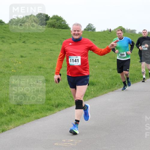 04.05.2025 - 8. Wedeler Halbmarathon Lena Gebhardt http://msf.ph/oto/7834987 04.05.2025 11:26:07 Laufen 1141, 129, 889, 460 meine-sportfotos.de