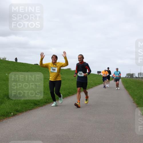 04.05.2025 - 8. Wedeler Halbmarathon Yannick Fuchs http://msf.ph/oto/7834993 04.05.2025 11:43:58 Laufen 766, 765 meine-sportfotos.de