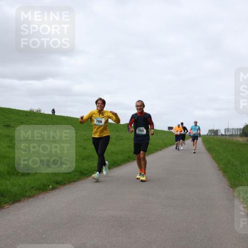 04.05.2025 - 8. Wedeler Halbmarathon Yannick Fuchs http://msf.ph/oto/7835002 04.05.2025 11:43:58 Laufen 766, 765 meine-sportfotos.de