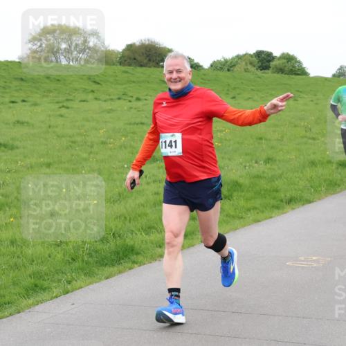 04.05.2025 - 8. Wedeler Halbmarathon Lena Gebhardt http://msf.ph/oto/7835006 04.05.2025 11:26:09 Laufen 1141, 129, 889, 466 meine-sportfotos.de
