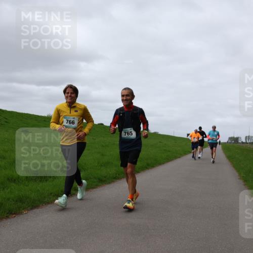 04.05.2025 - 8. Wedeler Halbmarathon Yannick Fuchs http://msf.ph/oto/7835011 04.05.2025 11:43:58 Laufen 766, 765 meine-sportfotos.de