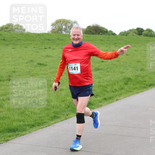 04.05.2025 - 8. Wedeler Halbmarathon Lena Gebhardt http://msf.ph/oto/7835013 04.05.2025 11:26:09 Laufen 1141, 129, 889 meine-sportfotos.de