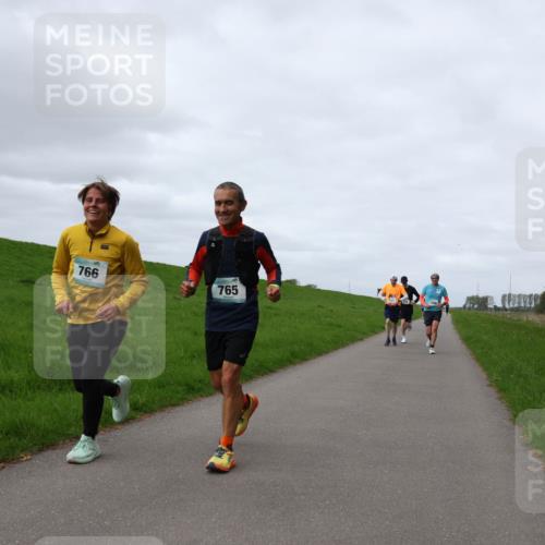 04.05.2025 - 8. Wedeler Halbmarathon Yannick Fuchs http://msf.ph/oto/7835017 04.05.2025 11:43:59 Laufen 766, 765 meine-sportfotos.de