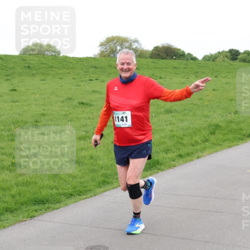 04.05.2025 - 8. Wedeler Halbmarathon Lena Gebhardt http://msf.ph/oto/7835018 04.05.2025 11:26:09 Laufen 1141, 129, 889 meine-sportfotos.de