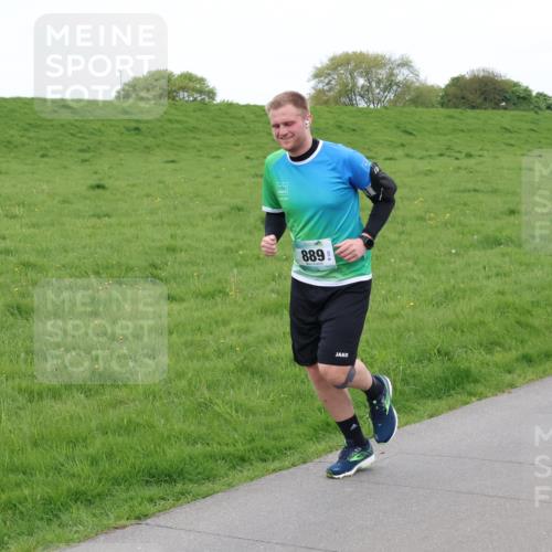 04.05.2025 - 8. Wedeler Halbmarathon Lena Gebhardt http://msf.ph/oto/7835040 04.05.2025 11:26:11 Laufen 889 meine-sportfotos.de
