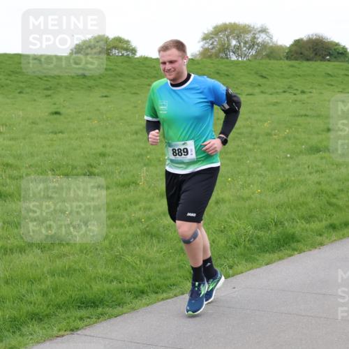 04.05.2025 - 8. Wedeler Halbmarathon Lena Gebhardt http://msf.ph/oto/7835046 04.05.2025 11:26:12 Laufen 889, 222 meine-sportfotos.de
