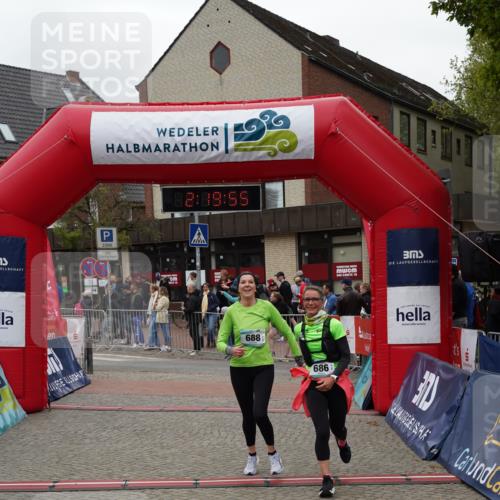 04.05.2025 - 8. Wedeler Halbmarathon Felixshl http://msf.ph/oto/7835073 04.05.2025 12:19:53 Ziel 571, 686, 688 meine-sportfotos.de