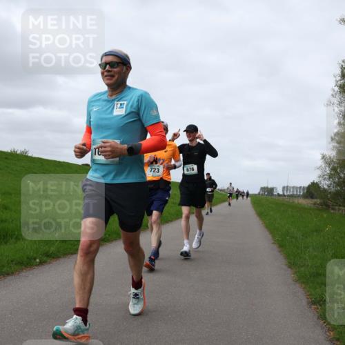 04.05.2025 - 8. Wedeler Halbmarathon Yannick Fuchs http://msf.ph/oto/7835120 04.05.2025 11:44:02 Laufen 723, 676 meine-sportfotos.de