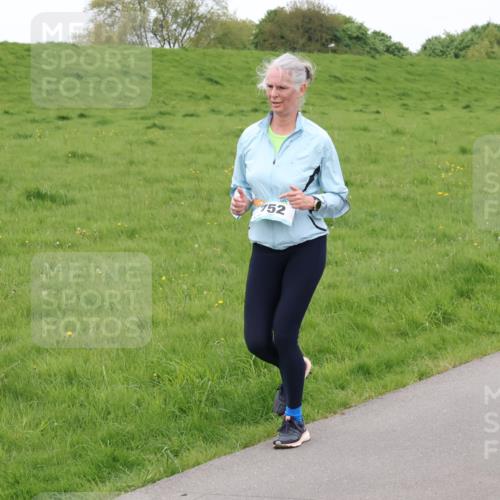 04.05.2025 - 8. Wedeler Halbmarathon Lena Gebhardt http://msf.ph/oto/7835127 04.05.2025 11:26:18 Laufen 152, 885 meine-sportfotos.de