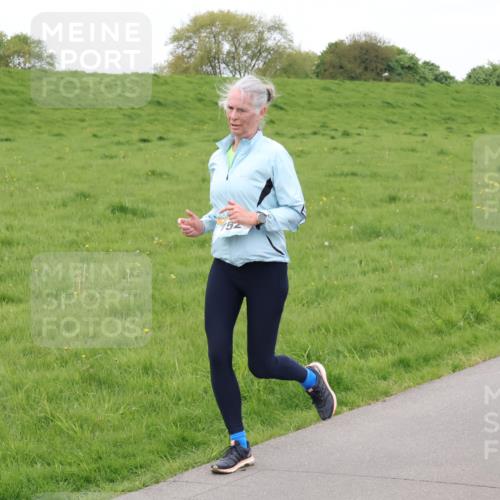 04.05.2025 - 8. Wedeler Halbmarathon Lena Gebhardt http://msf.ph/oto/7835133 04.05.2025 11:26:18 Laufen 885 meine-sportfotos.de