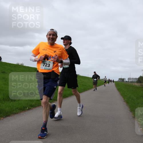 04.05.2025 - 8. Wedeler Halbmarathon Yannick Fuchs http://msf.ph/oto/7835140 04.05.2025 11:44:03 Laufen 51, 723 meine-sportfotos.de