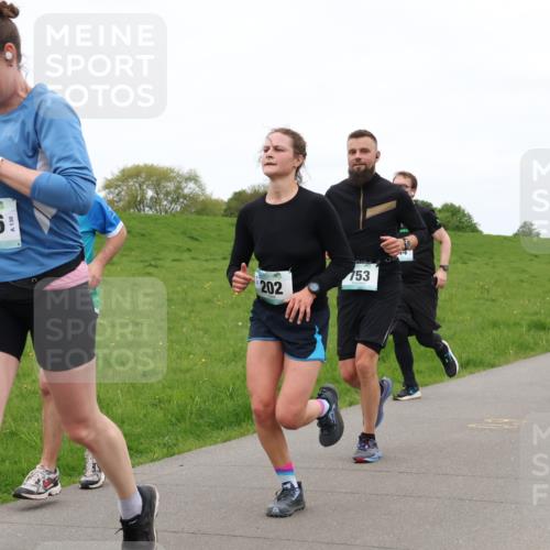 04.05.2025 - 8. Wedeler Halbmarathon Lena Gebhardt http://msf.ph/oto/7835173 04.05.2025 11:26:37 Laufen 816, 202, 153, 1167 meine-sportfotos.de