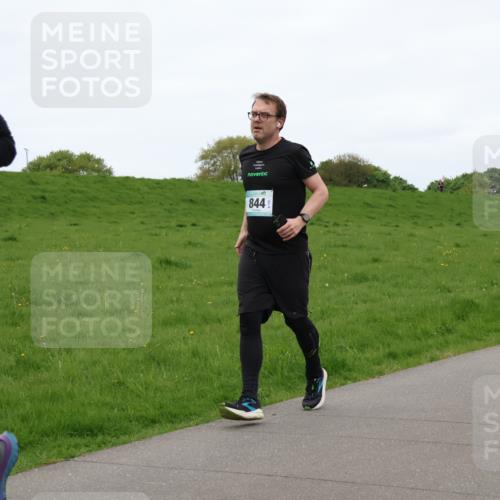 04.05.2025 - 8. Wedeler Halbmarathon Lena Gebhardt http://msf.ph/oto/7835194 04.05.2025 11:26:39 Laufen 844, 1167 meine-sportfotos.de
