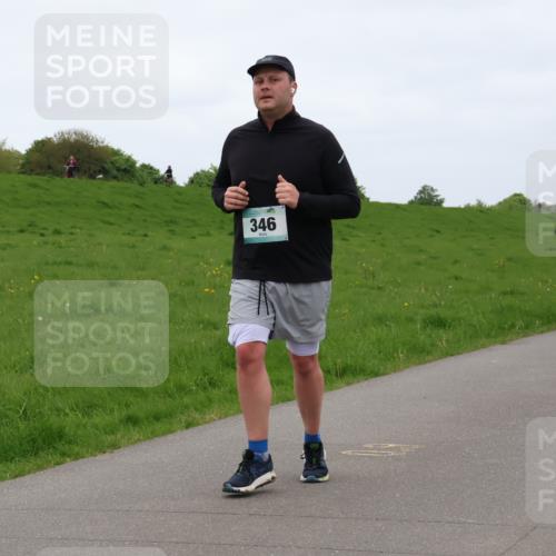 04.05.2025 - 8. Wedeler Halbmarathon Lena Gebhardt http://msf.ph/oto/7835213 04.05.2025 11:26:46 Laufen 346, 736, 5331 meine-sportfotos.de