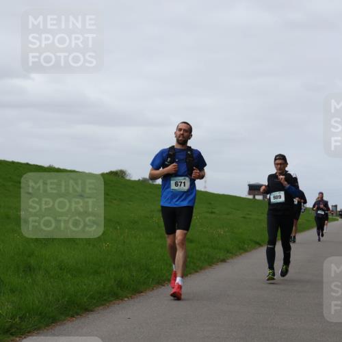 04.05.2025 - 8. Wedeler Halbmarathon Yannick Fuchs http://msf.ph/oto/7835217 04.05.2025 11:44:16 Laufen 671, 989 meine-sportfotos.de