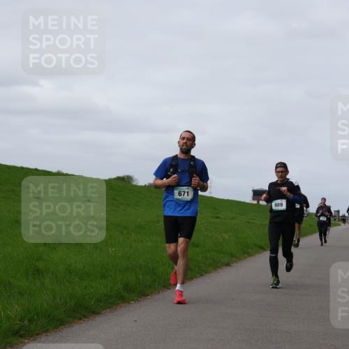 04.05.2025 - 8. Wedeler Halbmarathon Yannick Fuchs http://msf.ph/oto/7835221 04.05.2025 11:44:16 Laufen 671, 989 meine-sportfotos.de