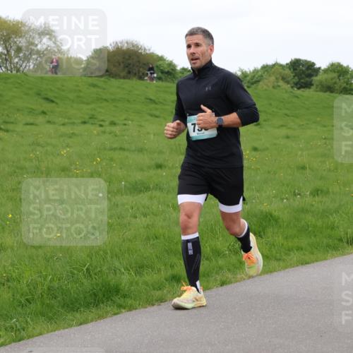 04.05.2025 - 8. Wedeler Halbmarathon Lena Gebhardt http://msf.ph/oto/7835222 04.05.2025 11:26:50 Laufen 75 meine-sportfotos.de
