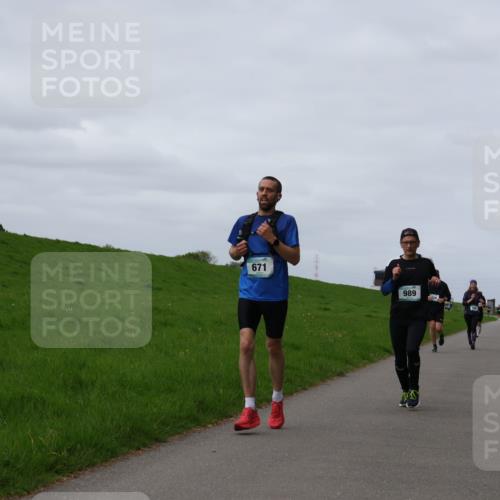 04.05.2025 - 8. Wedeler Halbmarathon Yannick Fuchs http://msf.ph/oto/7835229 04.05.2025 11:44:16 Laufen 671, 989 meine-sportfotos.de